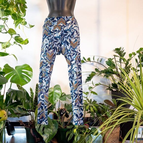 LuLaRoe Blue Jungle Rainbow Stripe Print Leggings, One Size - Picture 1 of 8